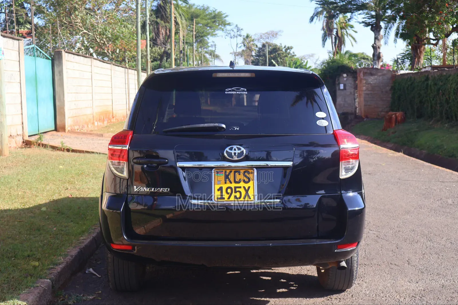 Toyota Vanguard 2011 Black