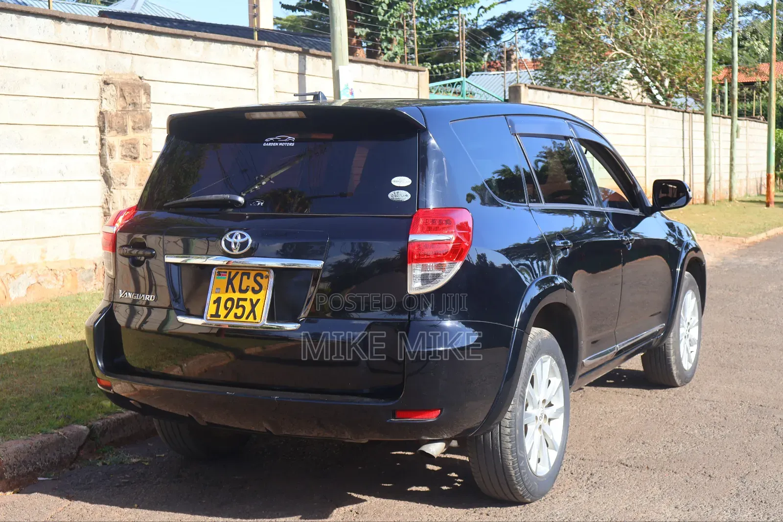 Toyota Vanguard 2011 Black