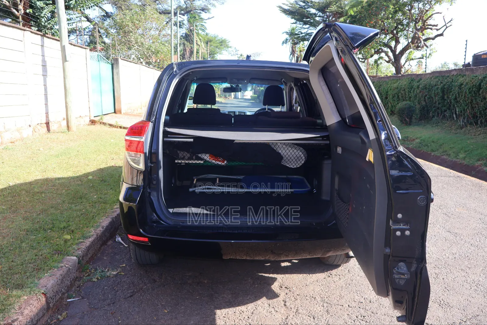 Toyota Vanguard 2011 Black