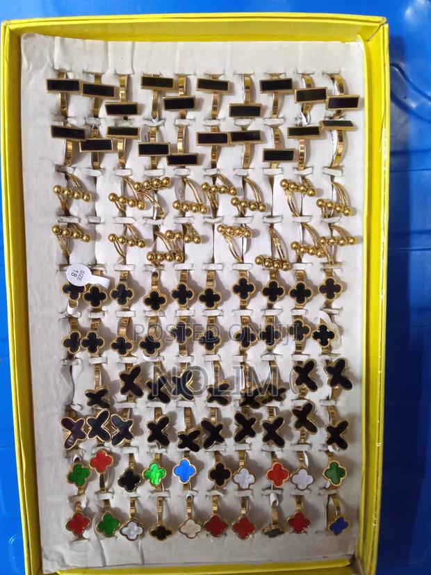 Charmy Lady Rings - main view