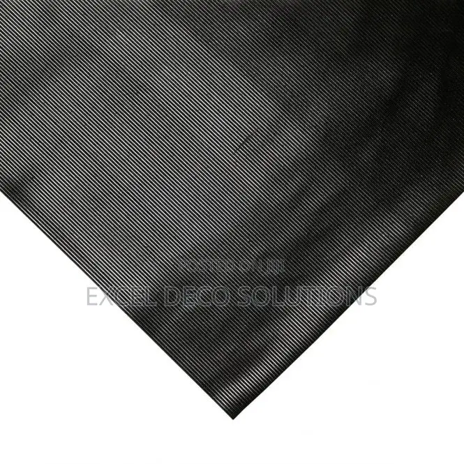 Ribbed Rubber Mat – Heavy Duty Floor Protection