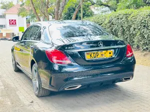 Mercedes-Benz C200 2016 Black