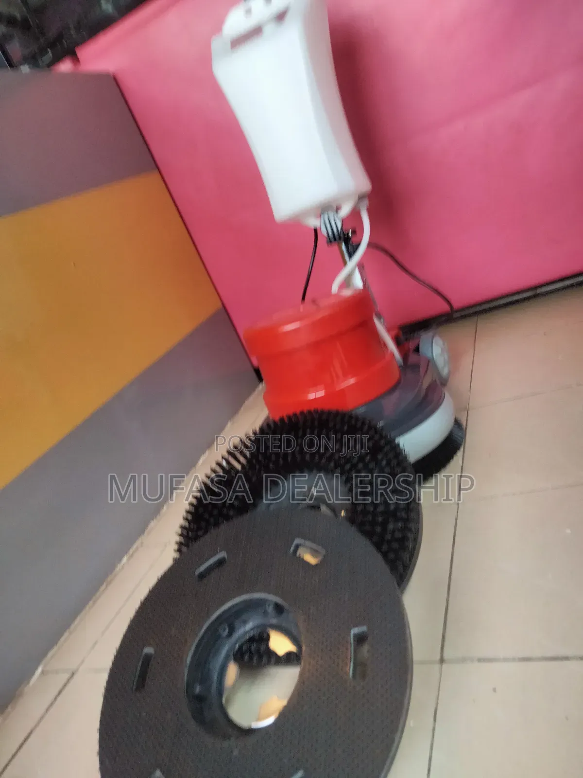 Divo Floor Scrubbing Machine (3 Brushes)