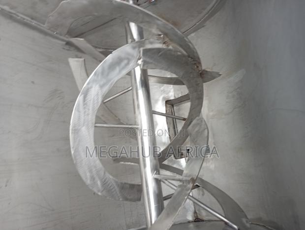 Stainless Steel Ribbon Mixer – 200kg Powder Blending