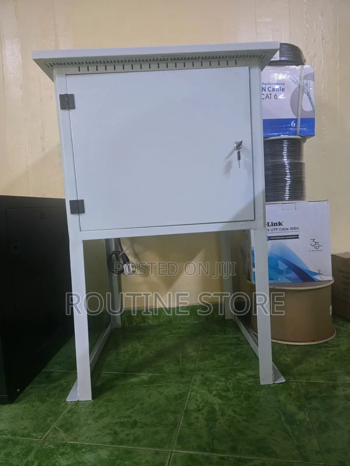 Cabinet Outdoor 9u 600×600