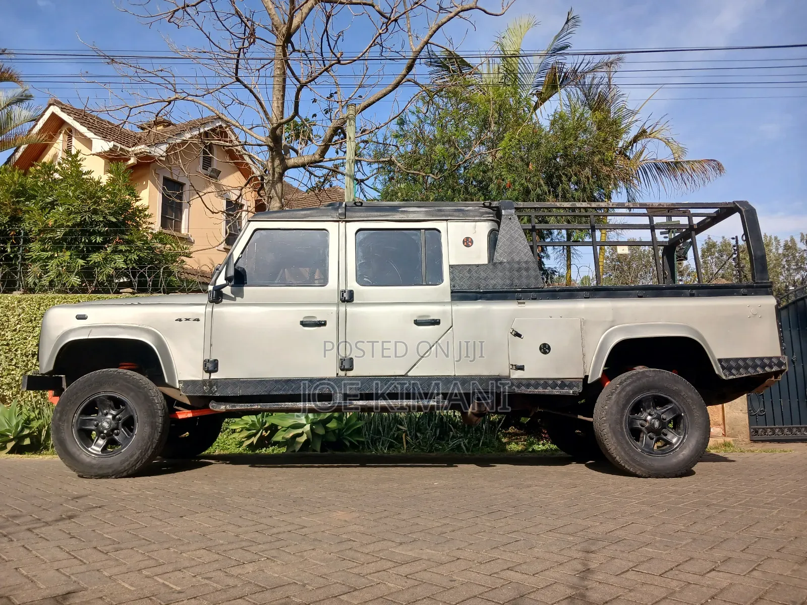 Land Rover Defender 2000 Gray