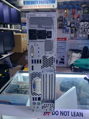 Desktop Computer Fujitsu Esprimo P558 8GB Intel Core i5 HDD 500GB