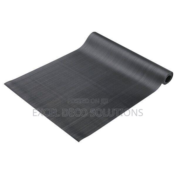 Ribbed Rubber Mat – Strong Grip Flooring Mat - main view