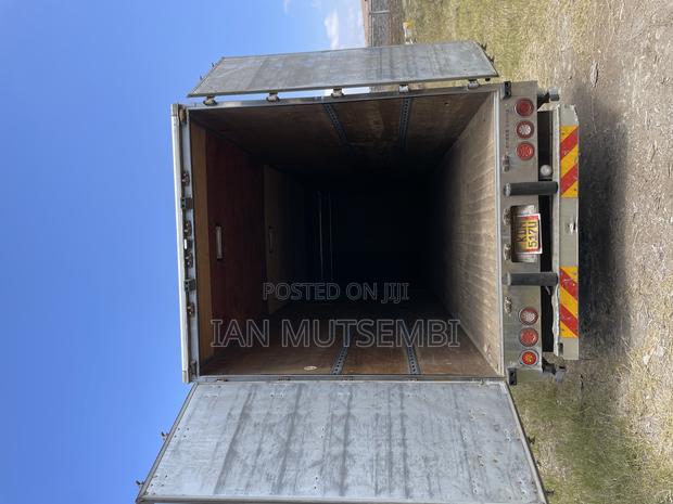 Isuzu FTR Truck - thumbnail 2