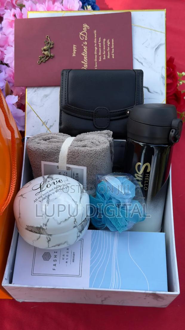 Quality Pursemini Flaskpreserved Soap Rosescandy Box
Bathingtowel - thumbnail 7
