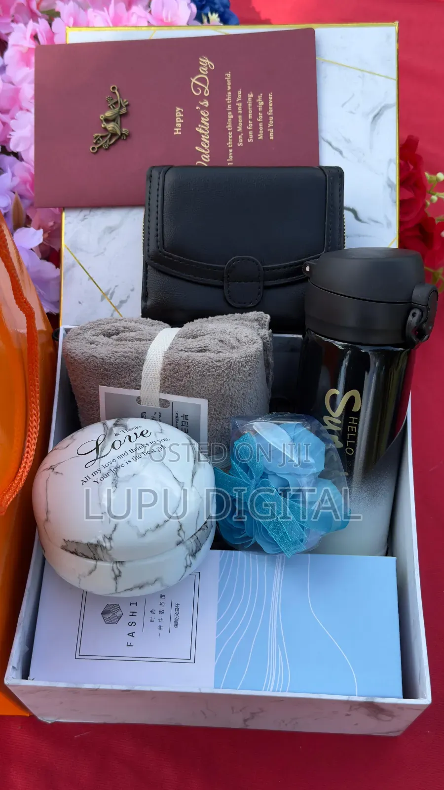 Quality Pursemini Flaskpreserved Soap Rosescandy Box
Bathingtowel