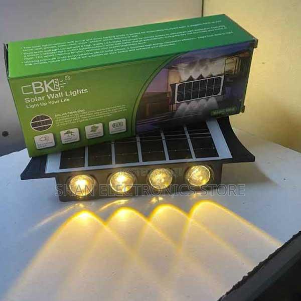 Simple Design Black Waterproof Outdoor Solar Powered Street Light