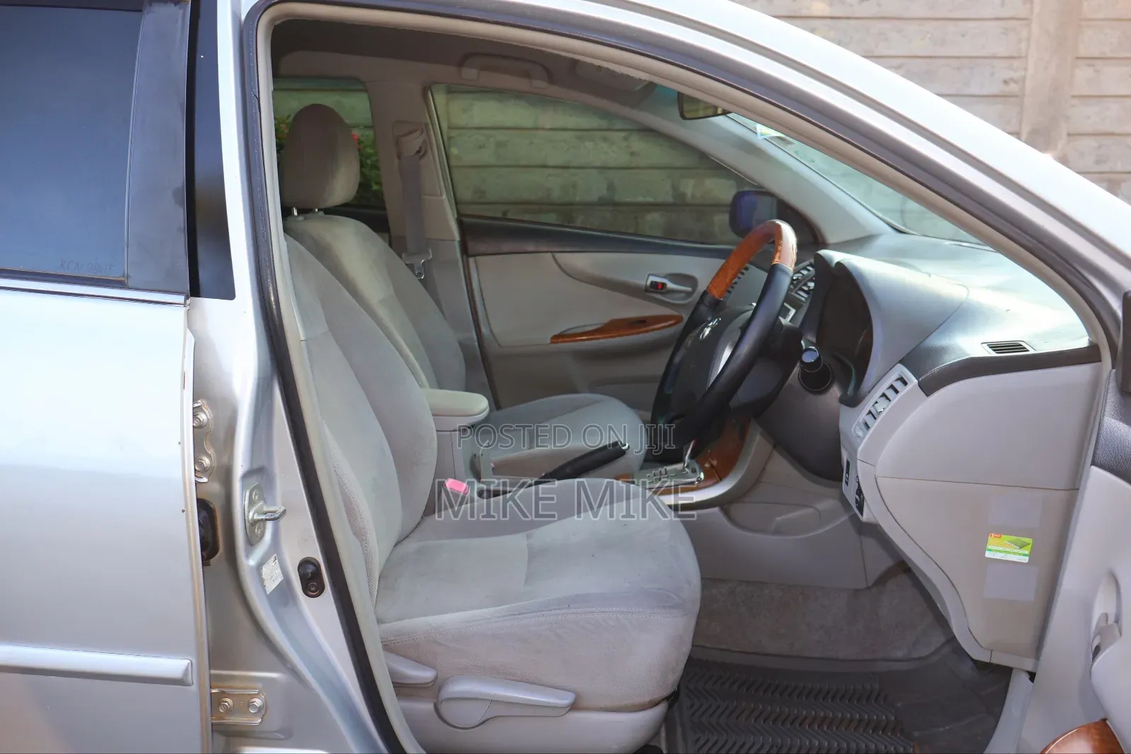 Toyota Axio 2010 Silver