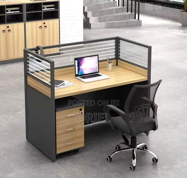 Office Workstation : 1-Way Modern Office Workstation
