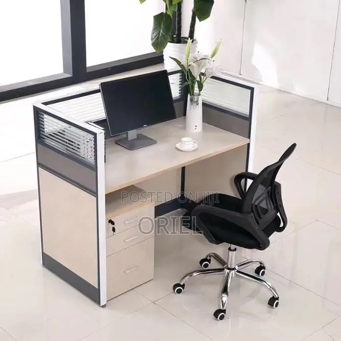 Office Workstation : 1-Way Modern Office Workstation