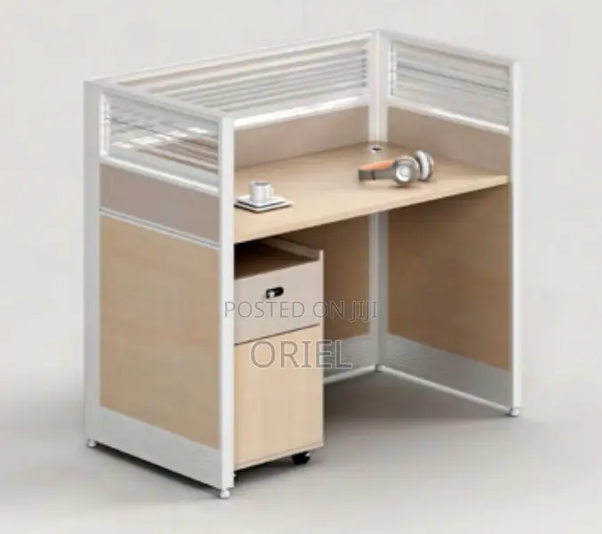 Office Workstation : 1-Way Modern Office Workstation