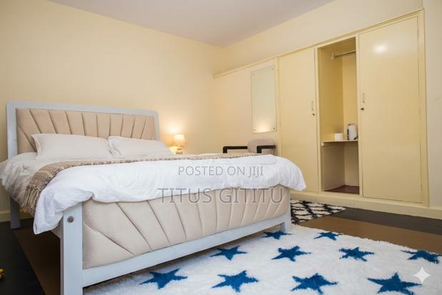 Spacious 1 Bedroom Airbnb Parklands | Near Museum Hill Aga Khan - thumbnail 5