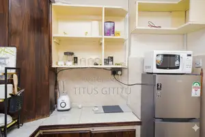 Spacious 1 Bedroom Airbnb Parklands | Near Museum Hill Aga Khan