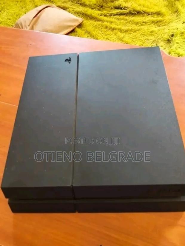 Playstation 4 Standard - thumbnail 3