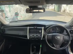 Toyota Corolla Fielder 1.5 Petrol FWD 2018 Pearl