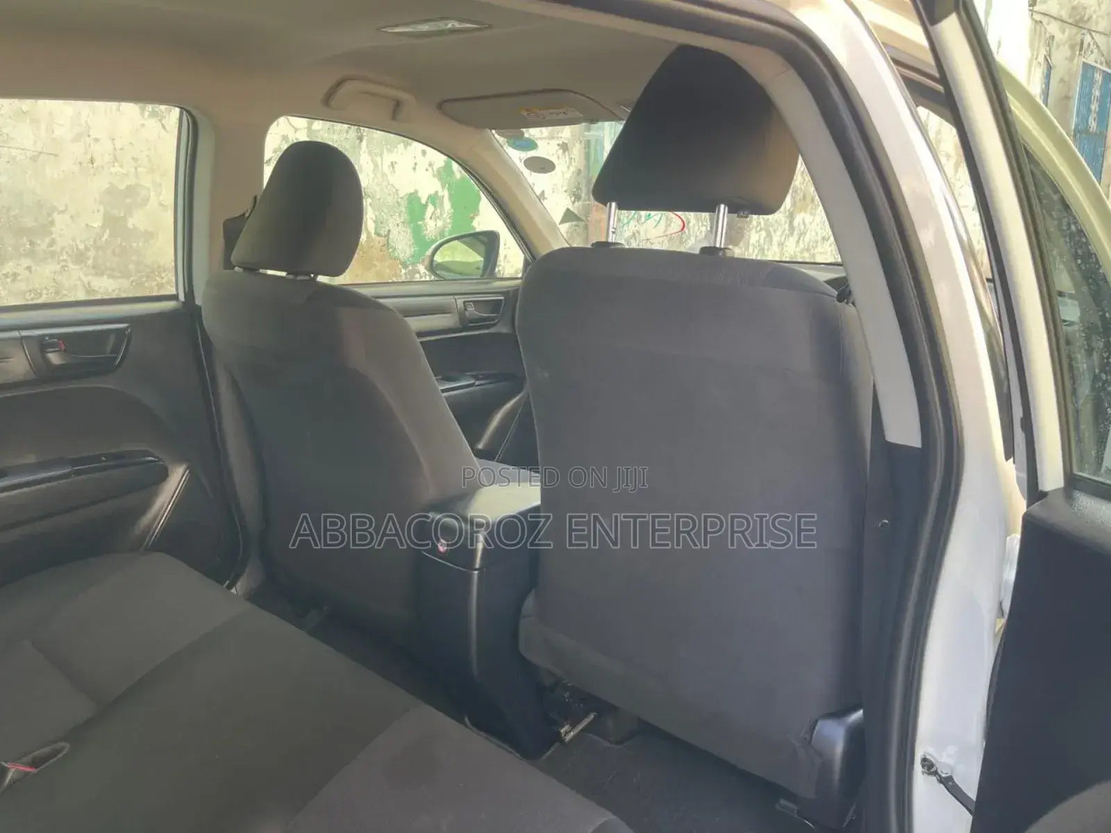 Toyota Corolla Fielder 1.5 Petrol FWD 2018 Pearl