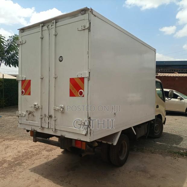 Toyota Dyna - thumbnail 2