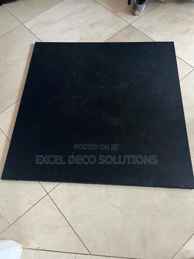 Solid Neoprene Rubber Mat – Heavy Use Safety Mat - main view