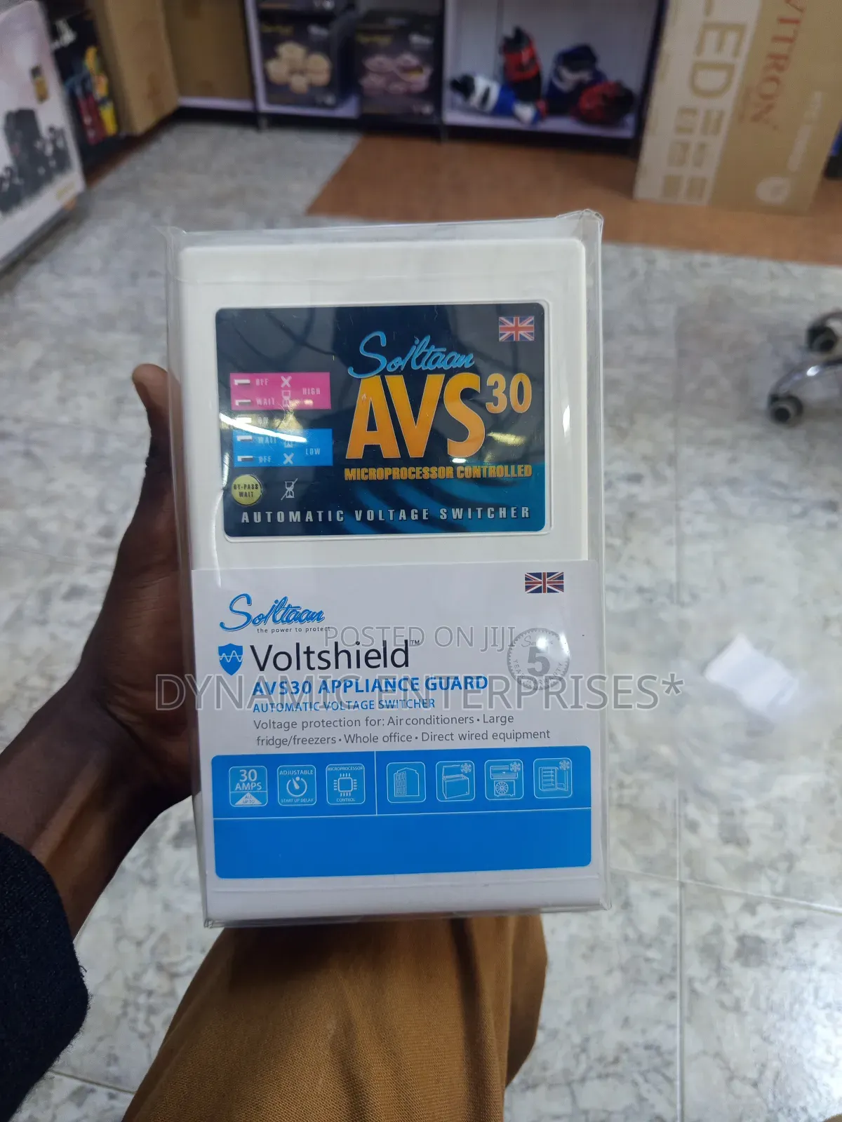 Automatic Voltage Switcher