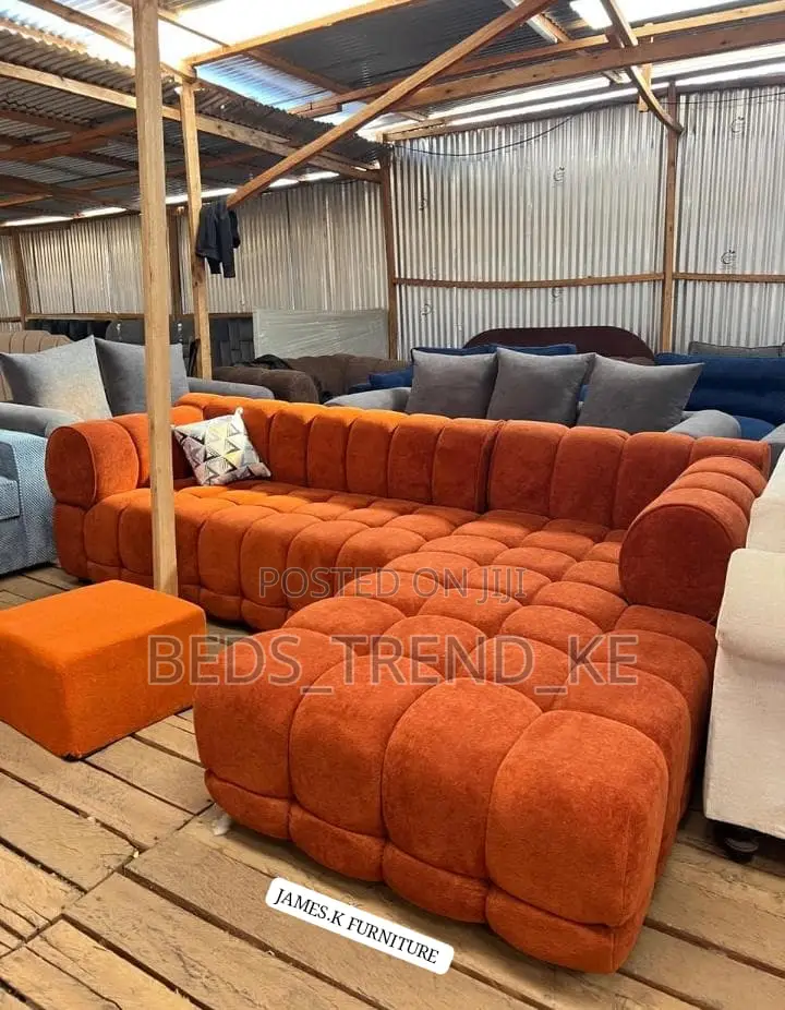 6 Seater Back Parmanent Bubble L Seat + Puff