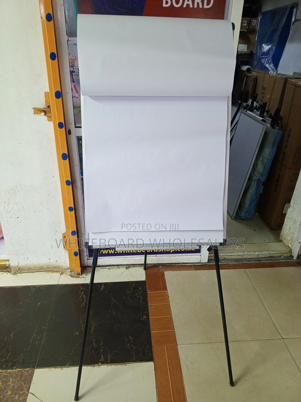 Heavy Duty Flipchart Stand + Flipchart Paper A1 Size Set Up - main view
