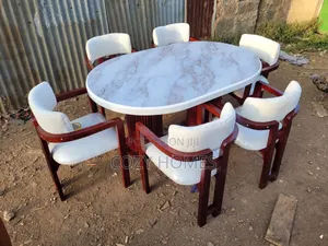 Family Friendly 4 Seater Oval Dining Set With Marble Sheet Top