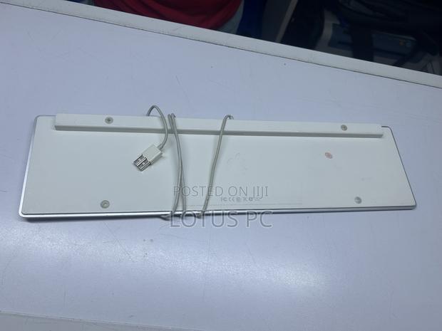 iMac Keyboard - thumbnail 2