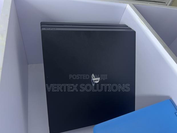 Play Station 4 Pro - main view