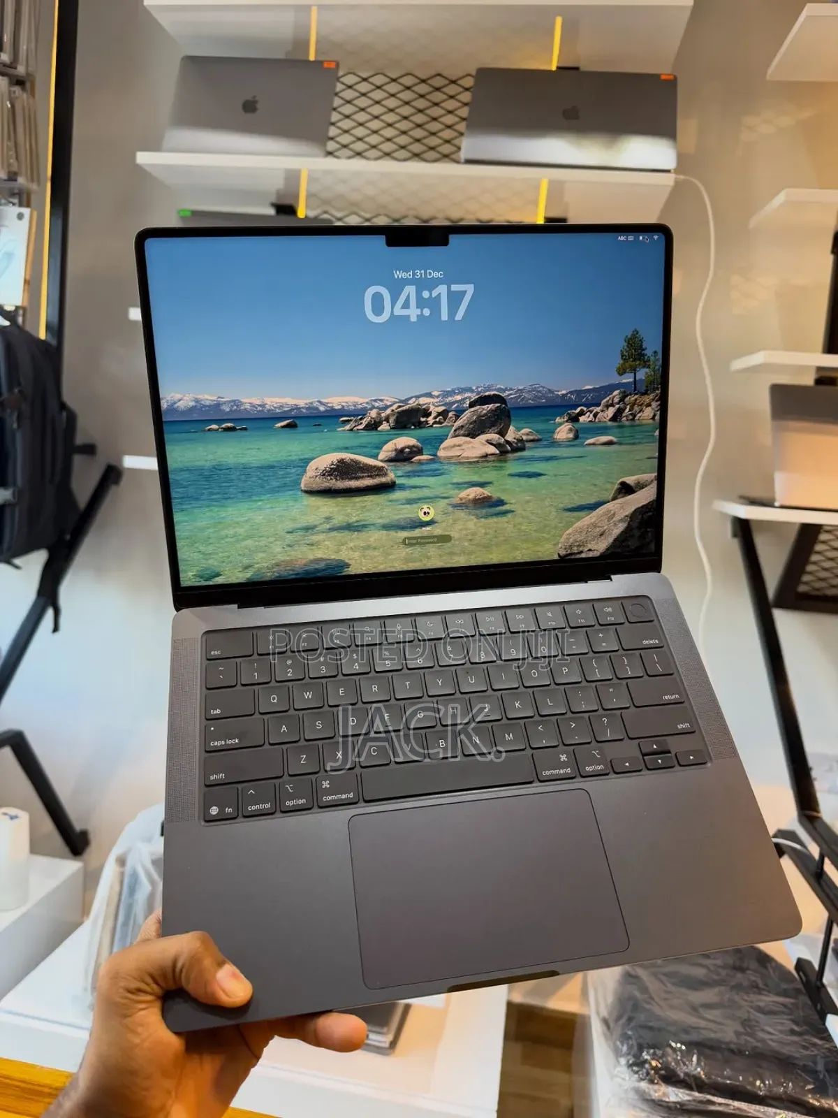 Laptop Apple MacBook Pro 2023 M3 14-Inch 36GB Apple M3 Pro SSD 512GB