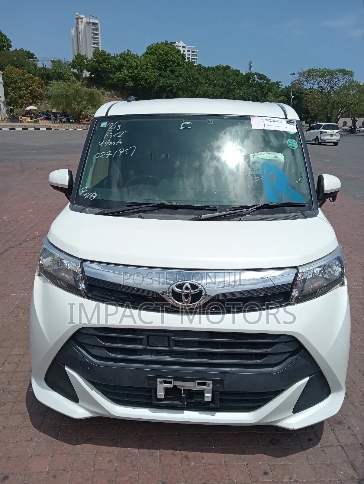 Toyota Tank 1.0 FWD 2018 Pearl