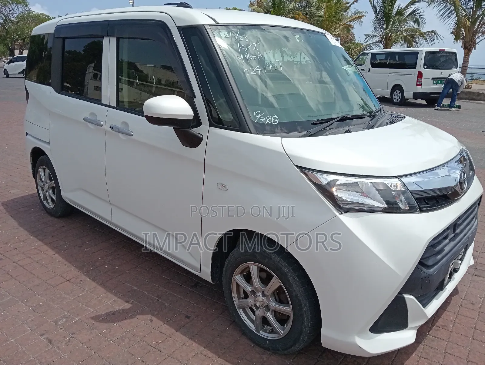 Toyota Tank 1.0 FWD 2018 Pearl