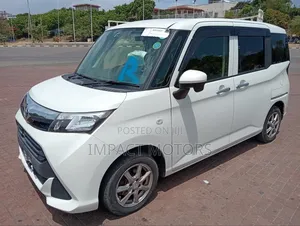 Toyota Tank 1.0 FWD 2018 Pearl
