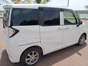 Toyota Tank 1.0 FWD 2018 Pearl