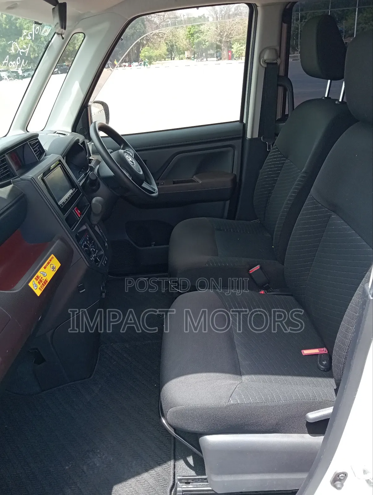 Toyota Tank 1.0 FWD 2018 Pearl