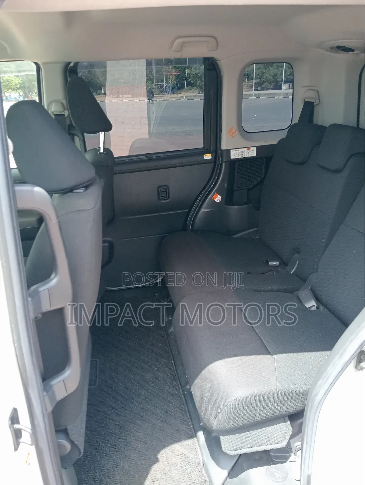 Toyota Tank 1.0 FWD 2018 Pearl