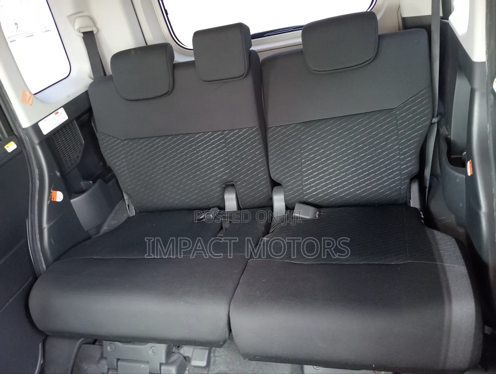 Toyota Tank 1.0 FWD 2018 Pearl