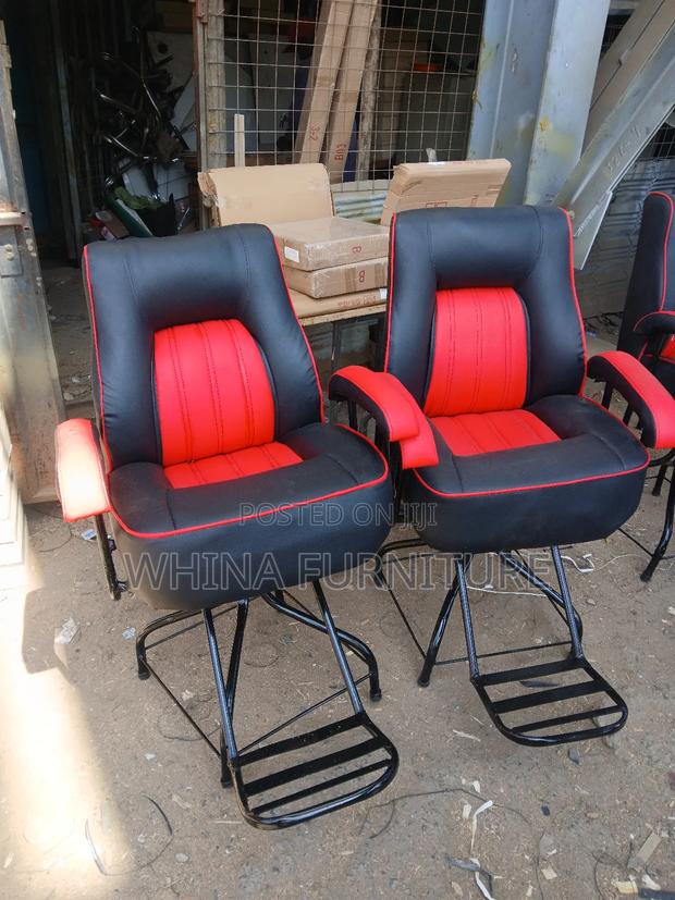 Barber Seat Black and Red - main view