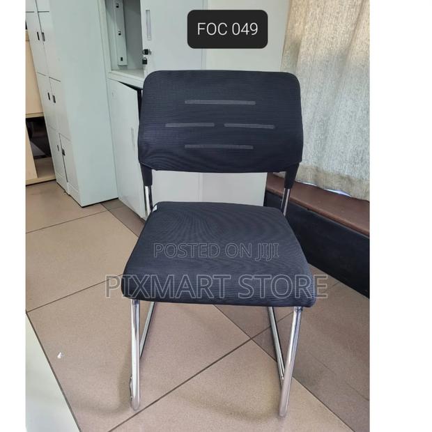 Executive Leather Waiting Room Chair – Comfortable Office Seating - main view