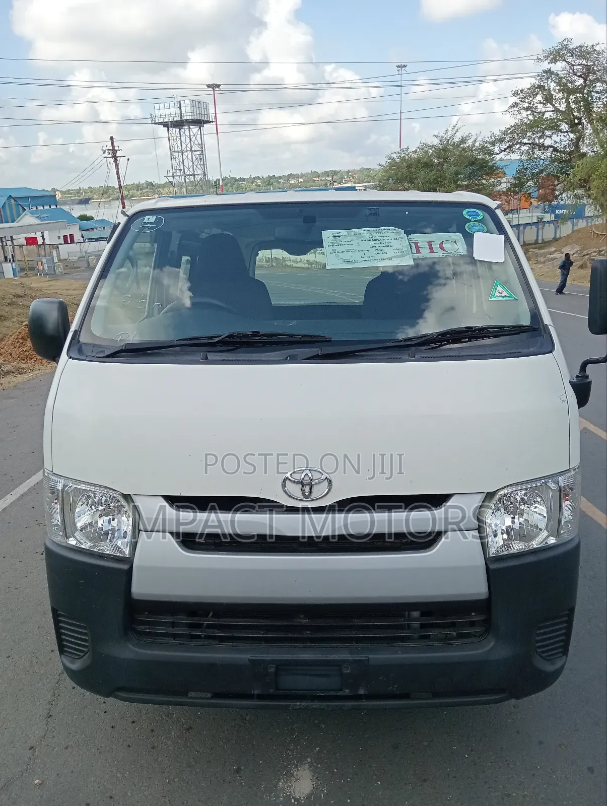 Toyota HiAce 2018 White