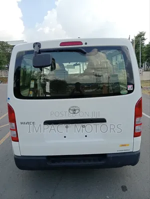 Toyota HiAce 2018 White