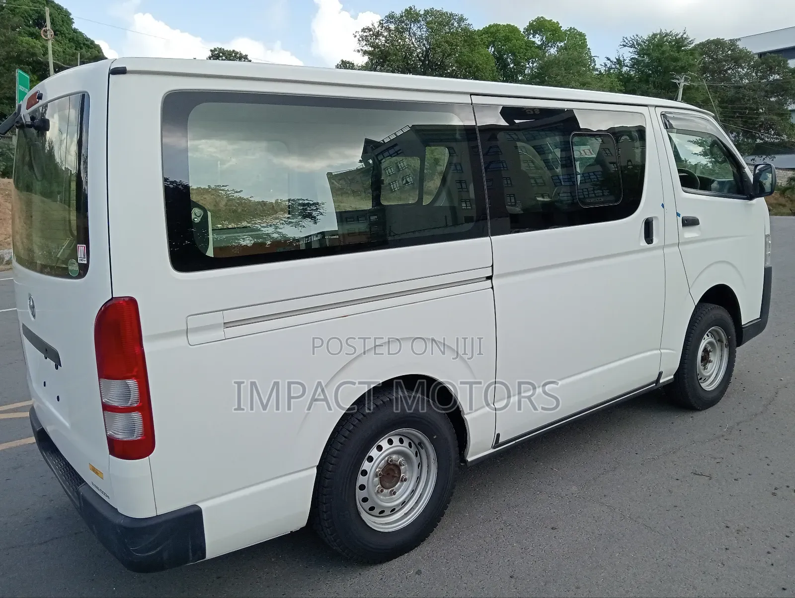 Toyota HiAce 2018 White