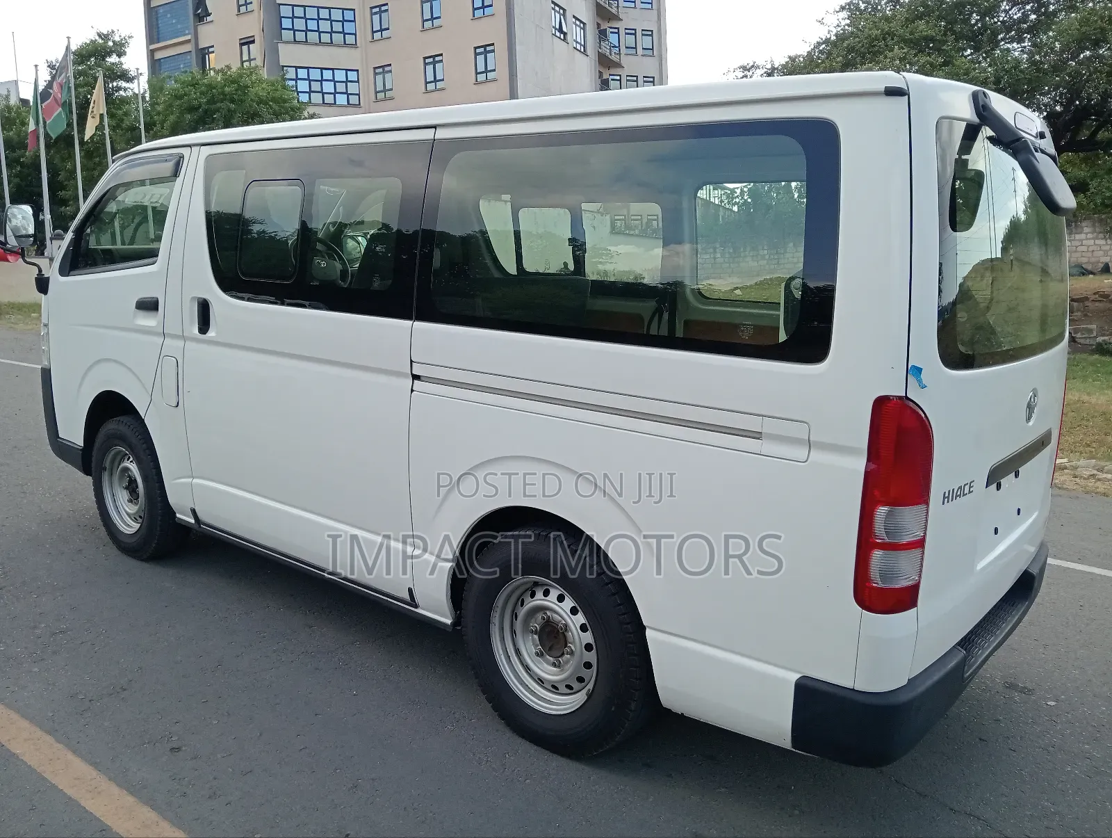 Toyota HiAce 2018 White