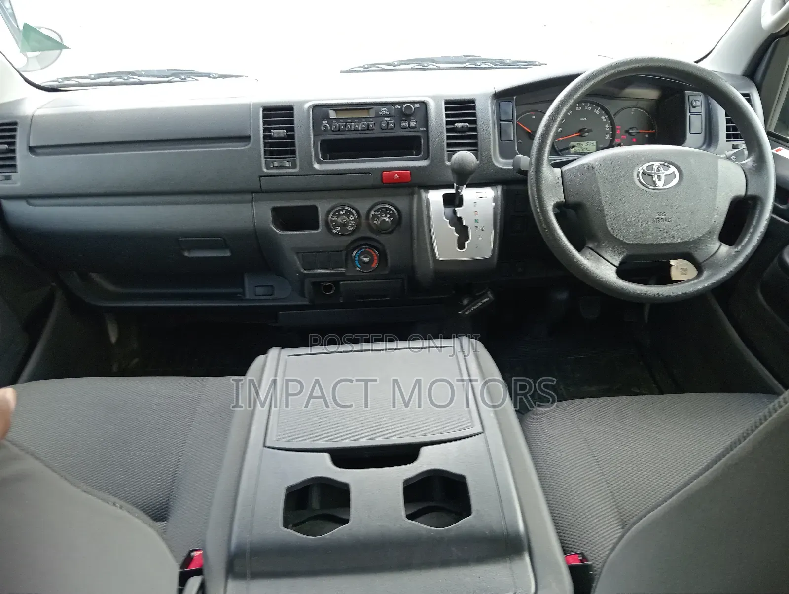 Toyota HiAce 2018 White