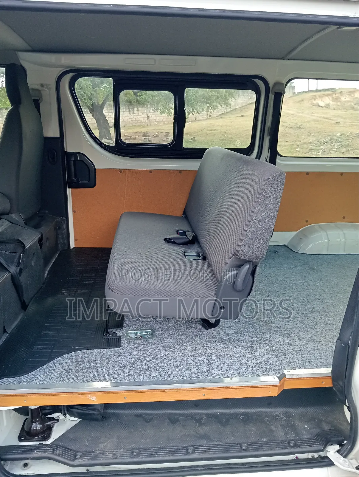 Toyota HiAce 2018 White