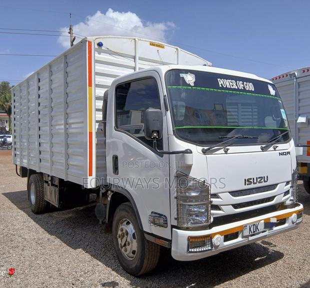 Isuzu NQR 2022 White